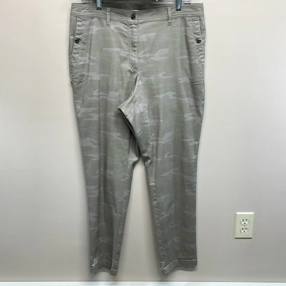NWOT J.Jill Extrasoft Chino Washed Sage Camouflage Camo Print 14